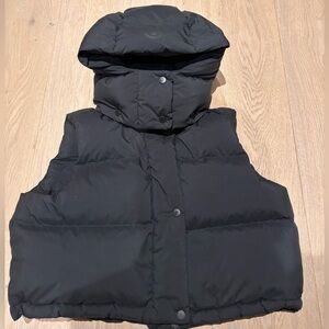 Lululemon Wunder Puff Super-Cropped Vest
Black